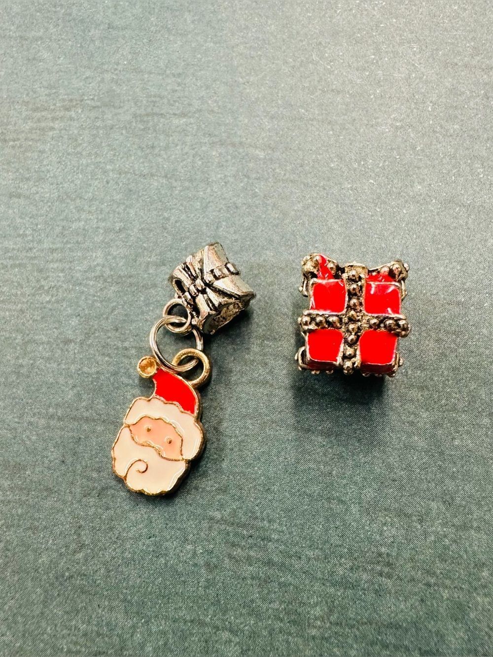 Holiday Christmas Bead Charms Enamel Silver Santa Present B11